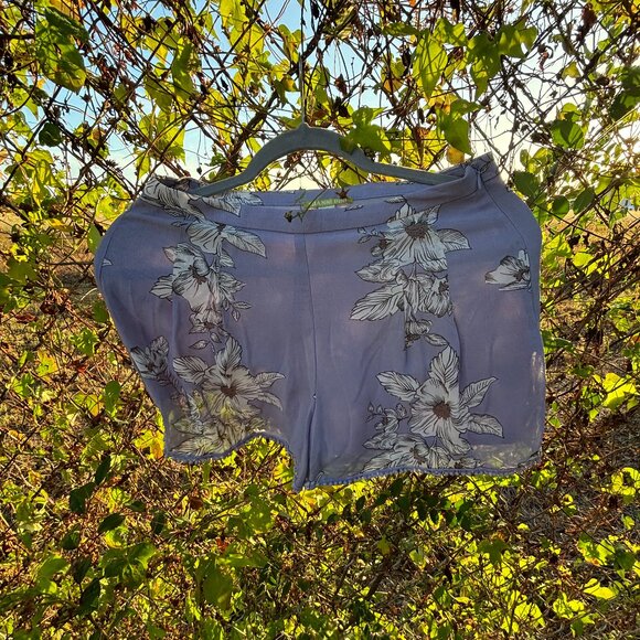 Gianni Bini Dress Shorts - Picture 3 of 3